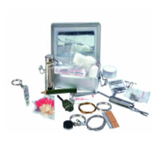 Kit de survie dans boite avec lampe solaire 50-150 USD